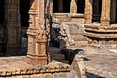 The great Chola temples of Tamil Nadu - The Airavatesvara temple of Darasuram. Detail of the balustrade of the  N-W corner of the prakara-wall.